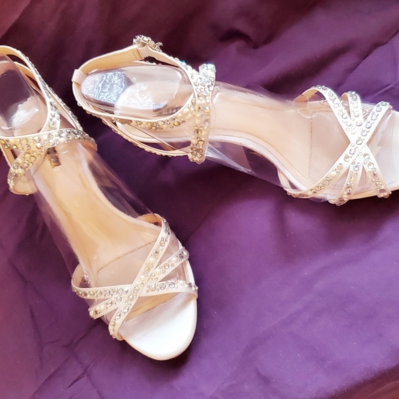 NEW Alex Marie Heels, White, Rhinestones, Size 11 - Picture 5 of 15